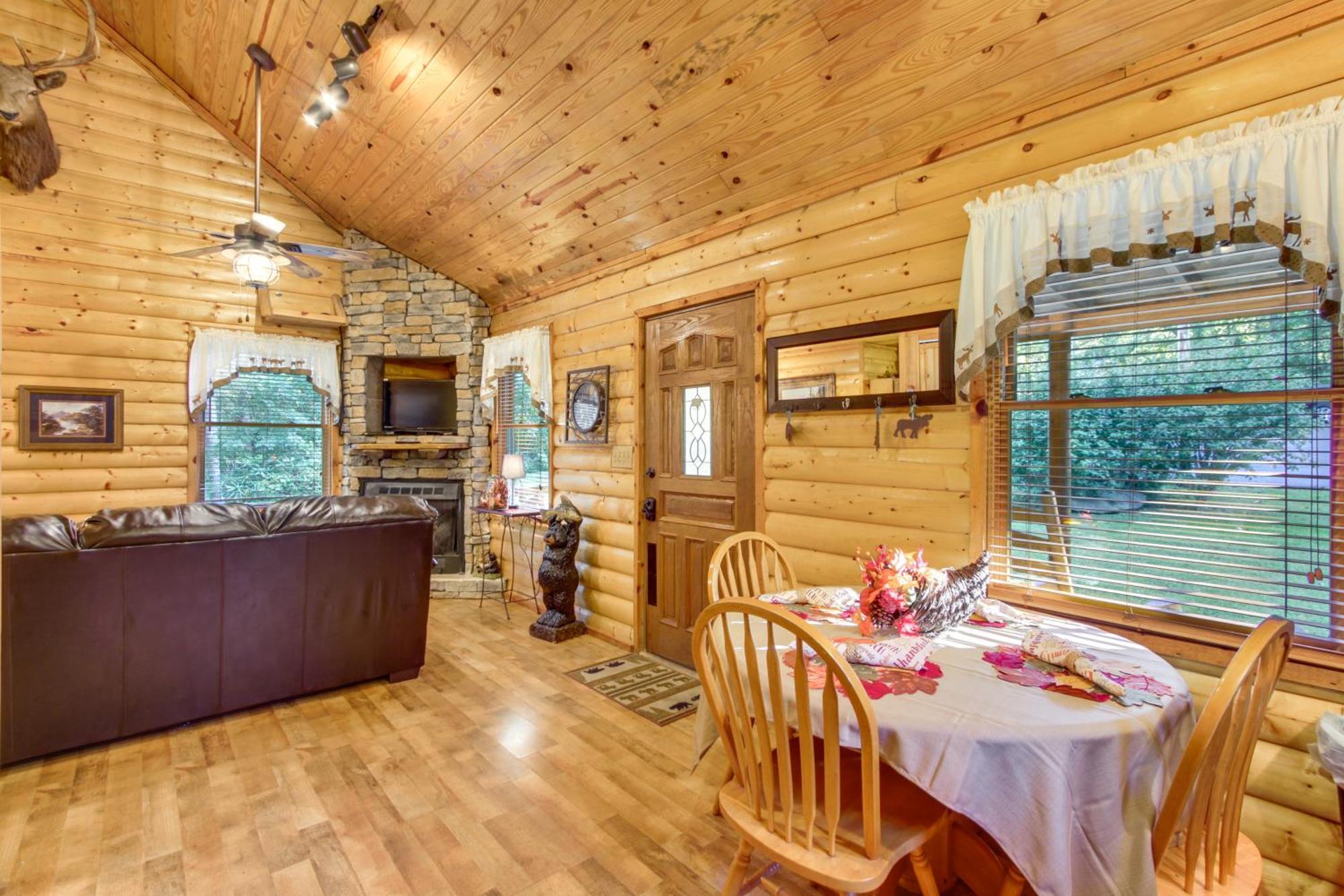 Pet-Friendly Cosby Log Cabin With Backyard And Porch! Exteriör bild
