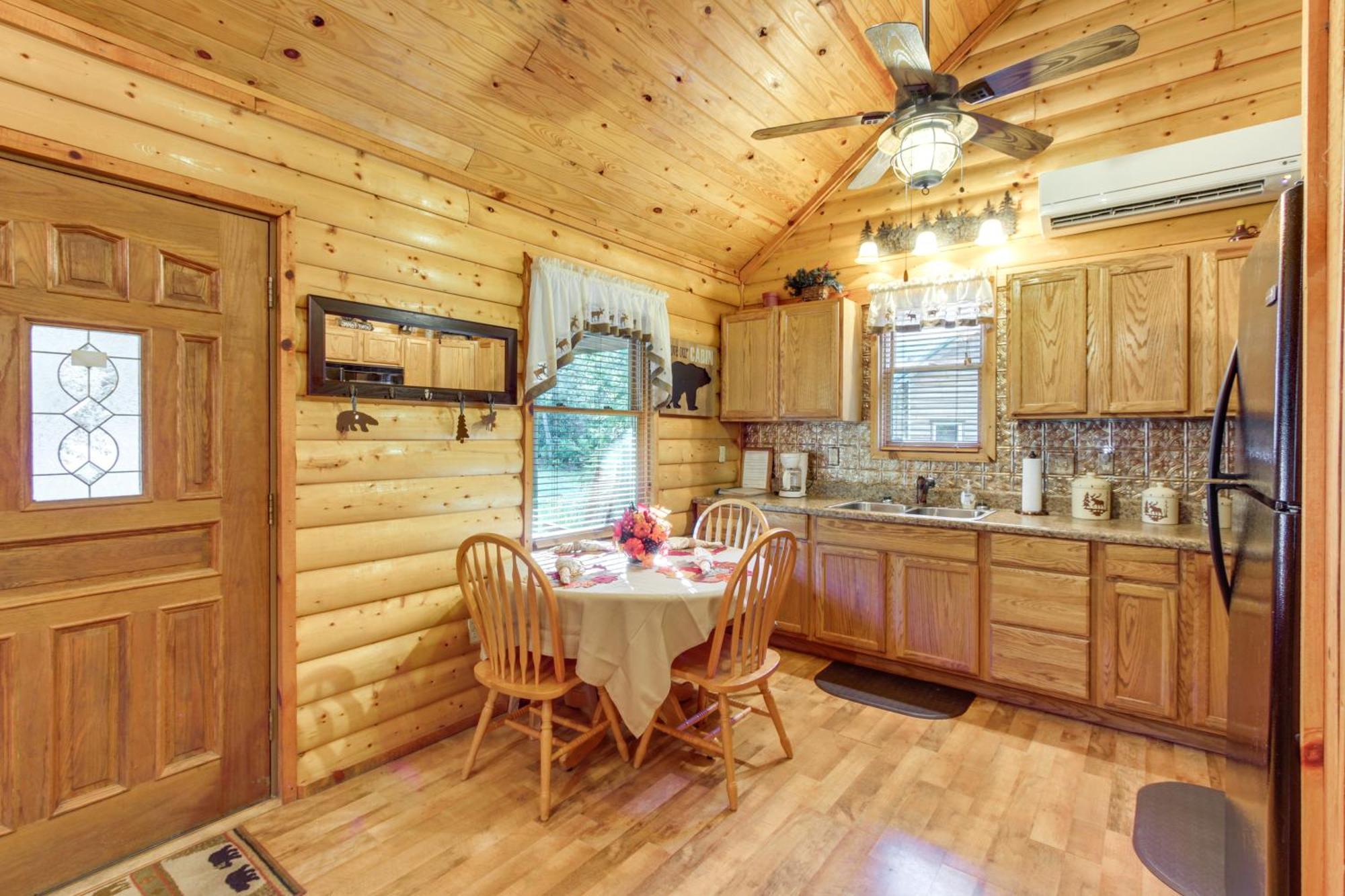 Pet-Friendly Cosby Log Cabin With Backyard And Porch! Exteriör bild